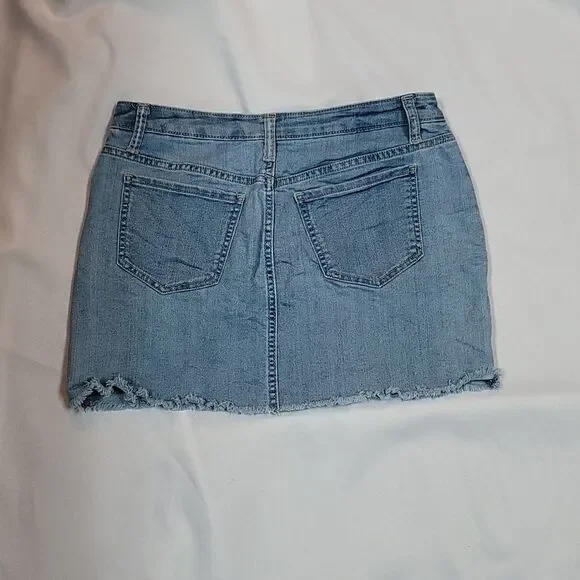 Cute Jean Mini Skirt!  - Picture 4 of 6